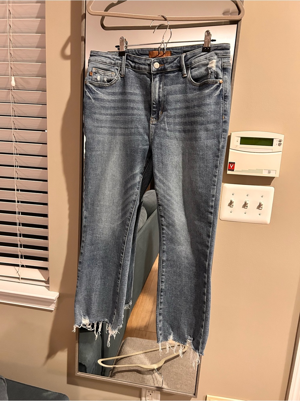 Judy Blue Mid Rise Vintage Wash Destroy Hem Kick Flare Denim Jeans 88979 - Picture 3 of 11